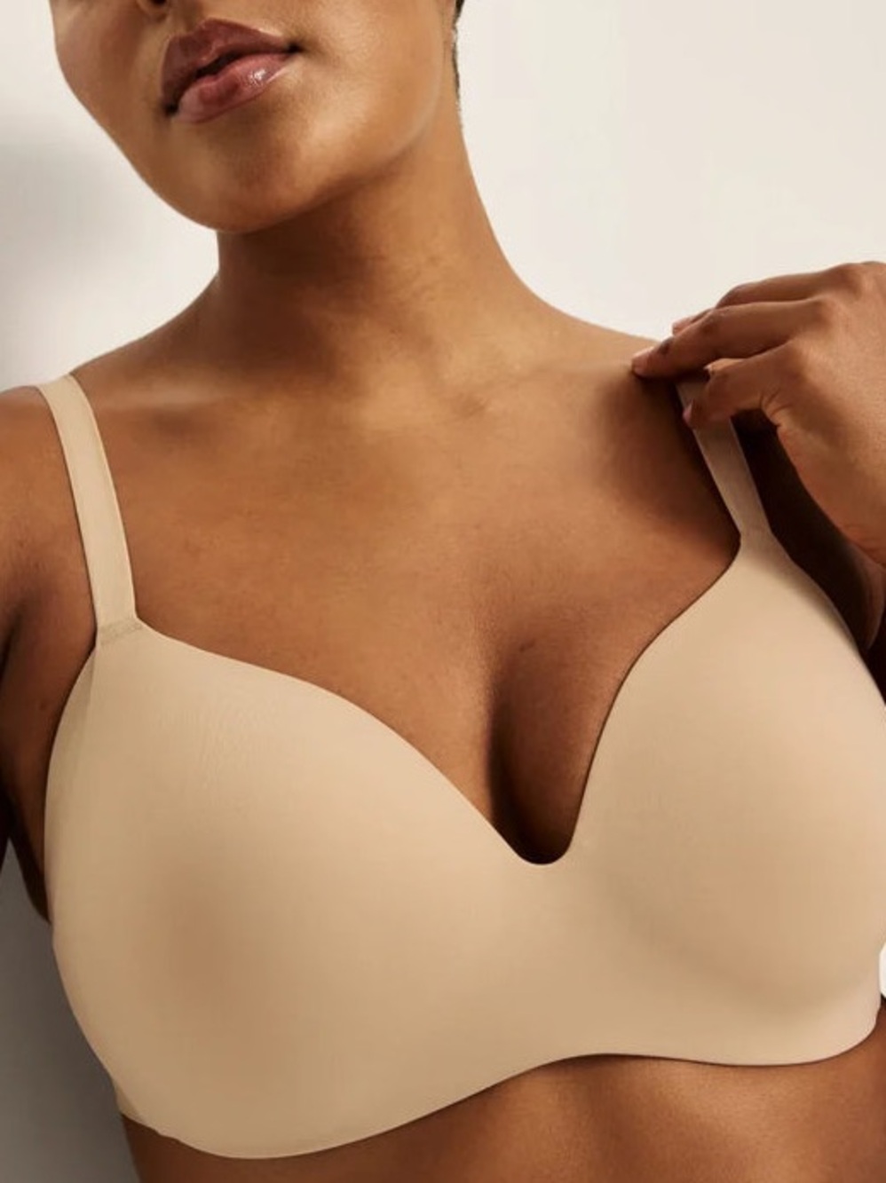 Knix WingWoman Contour Wireless T-shirt  Bra. Warm Sand. Size 40F. NWT.